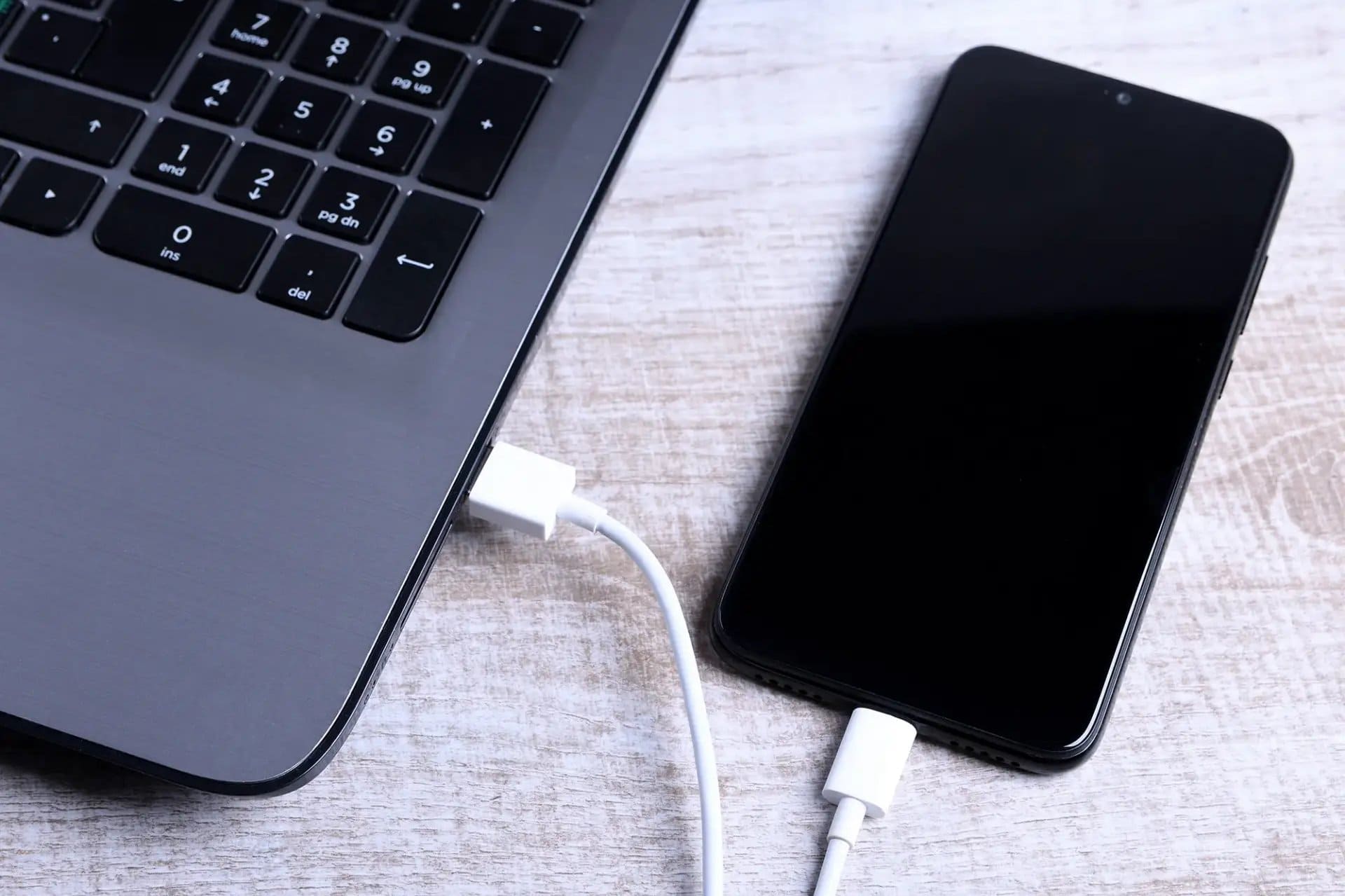 Difference Between Hardware & Software Mobile Phone Repair Problems