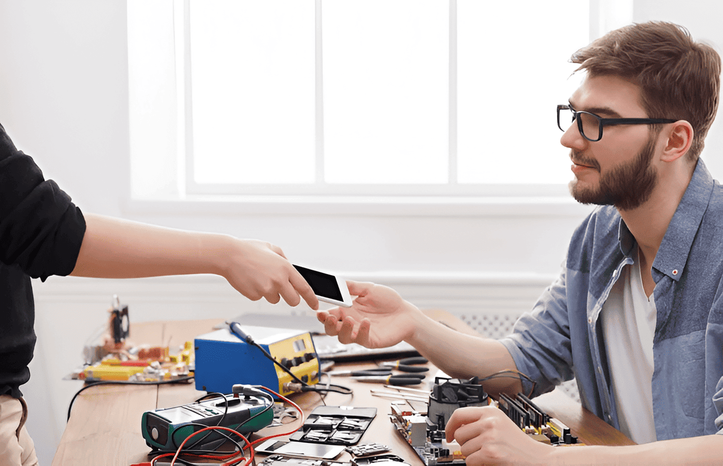 How to Build Customer Trust in Mobile Phone Repairing Business