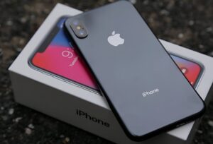 Signs You Should Replace Your Old Cell Phone and Buy a New One